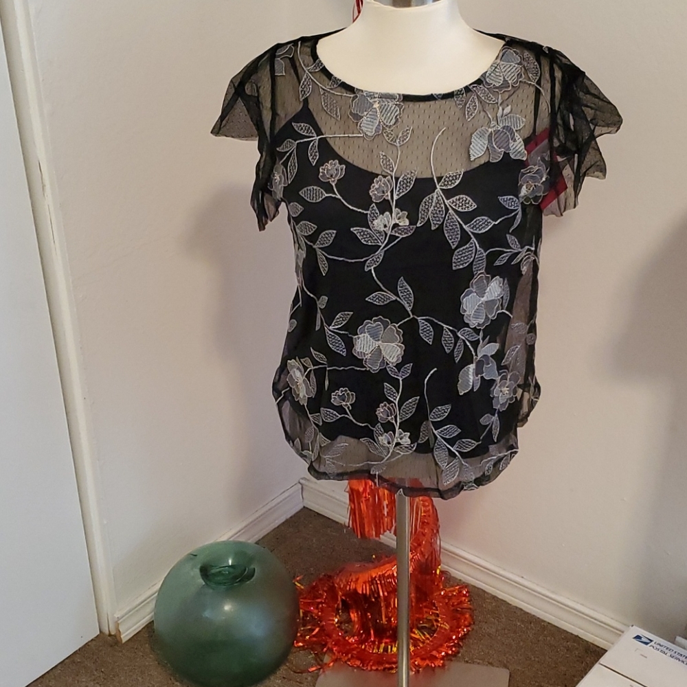 Vince Camuto Blouse size Small